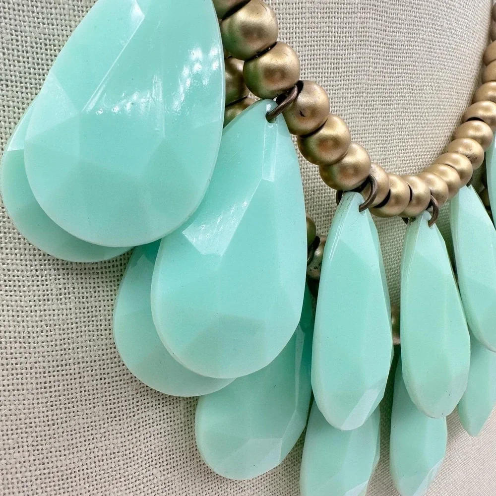 Vintage 90s Mint Green Teardrop‎ Beaded Bib Necklace Women's Classic Jewelry